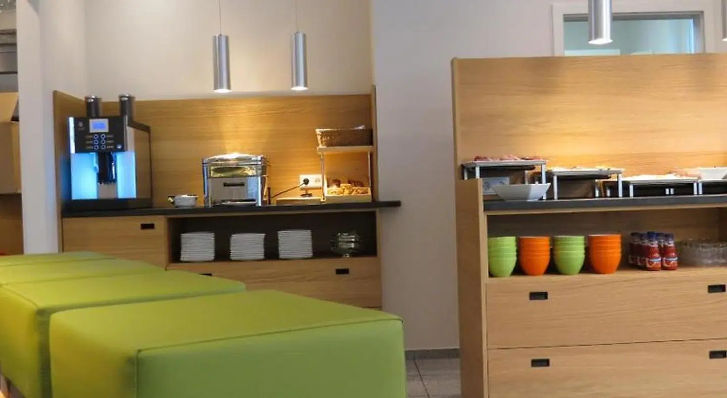 Neuthor ROOM_EXAMPLE