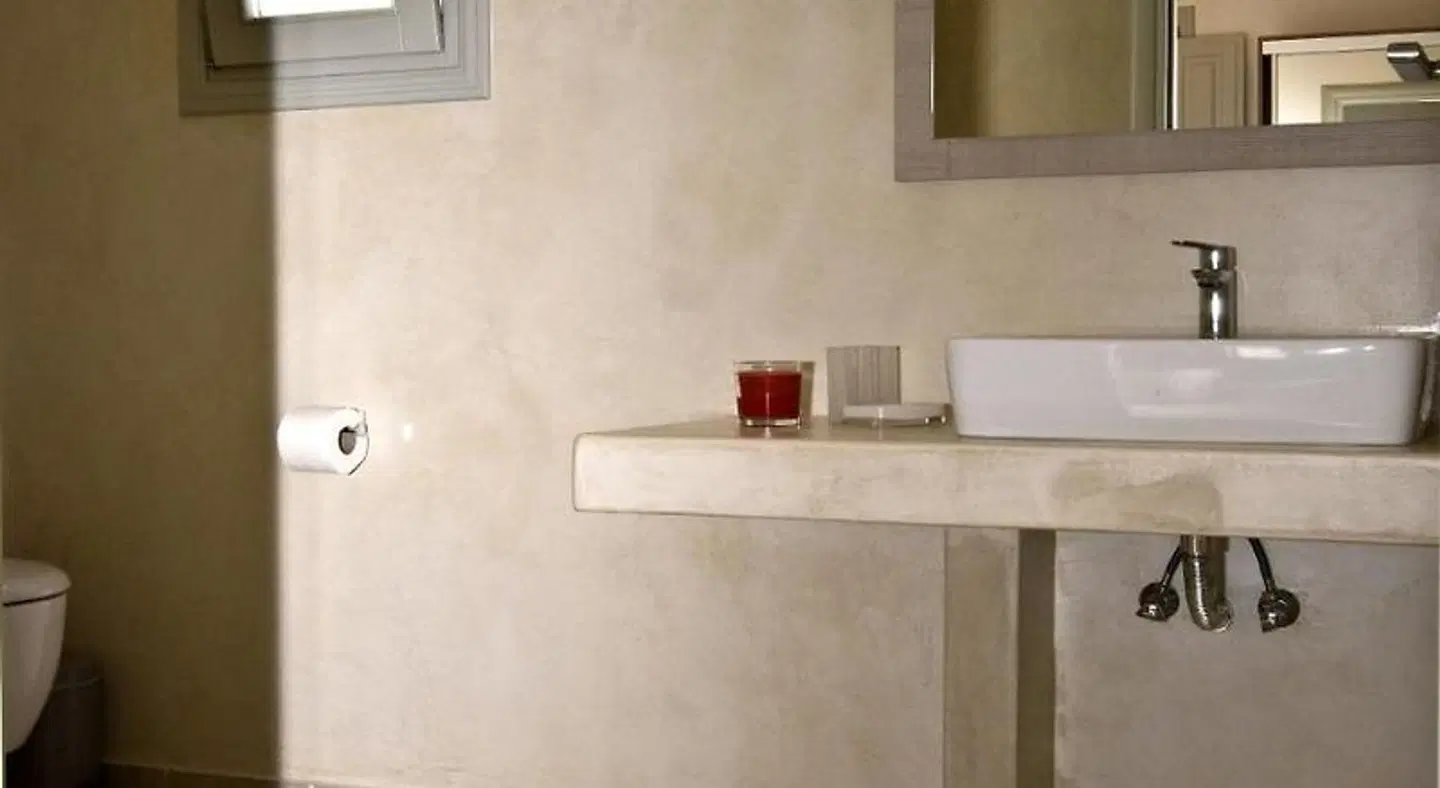 Alafouzos Studios Badezimmer
