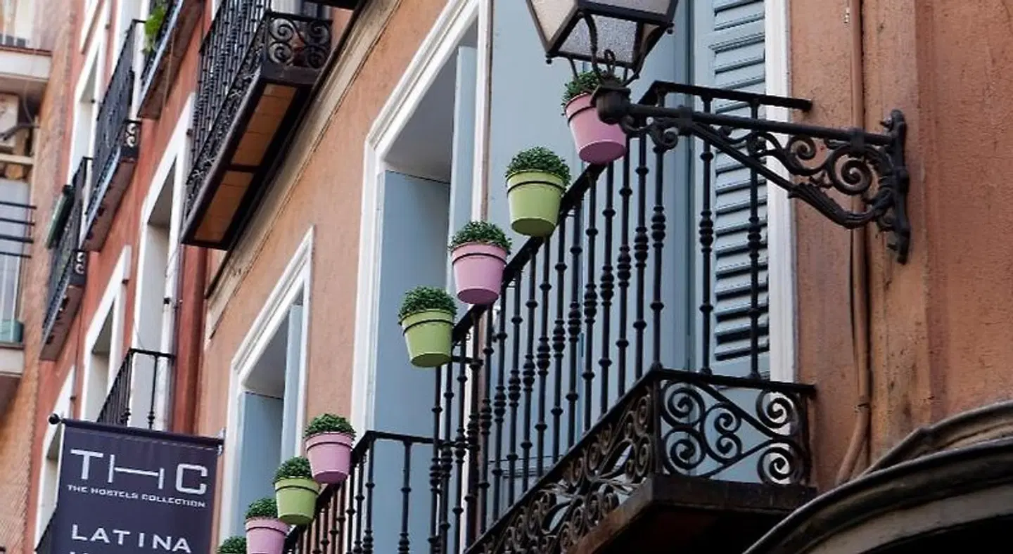 THC Latina Hostel Terrasse