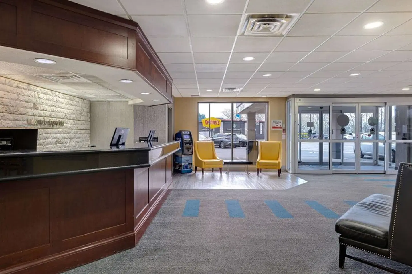 Days Inn by Wyndham Niagara Falls Near The Falls LOUNGE_LOBBY