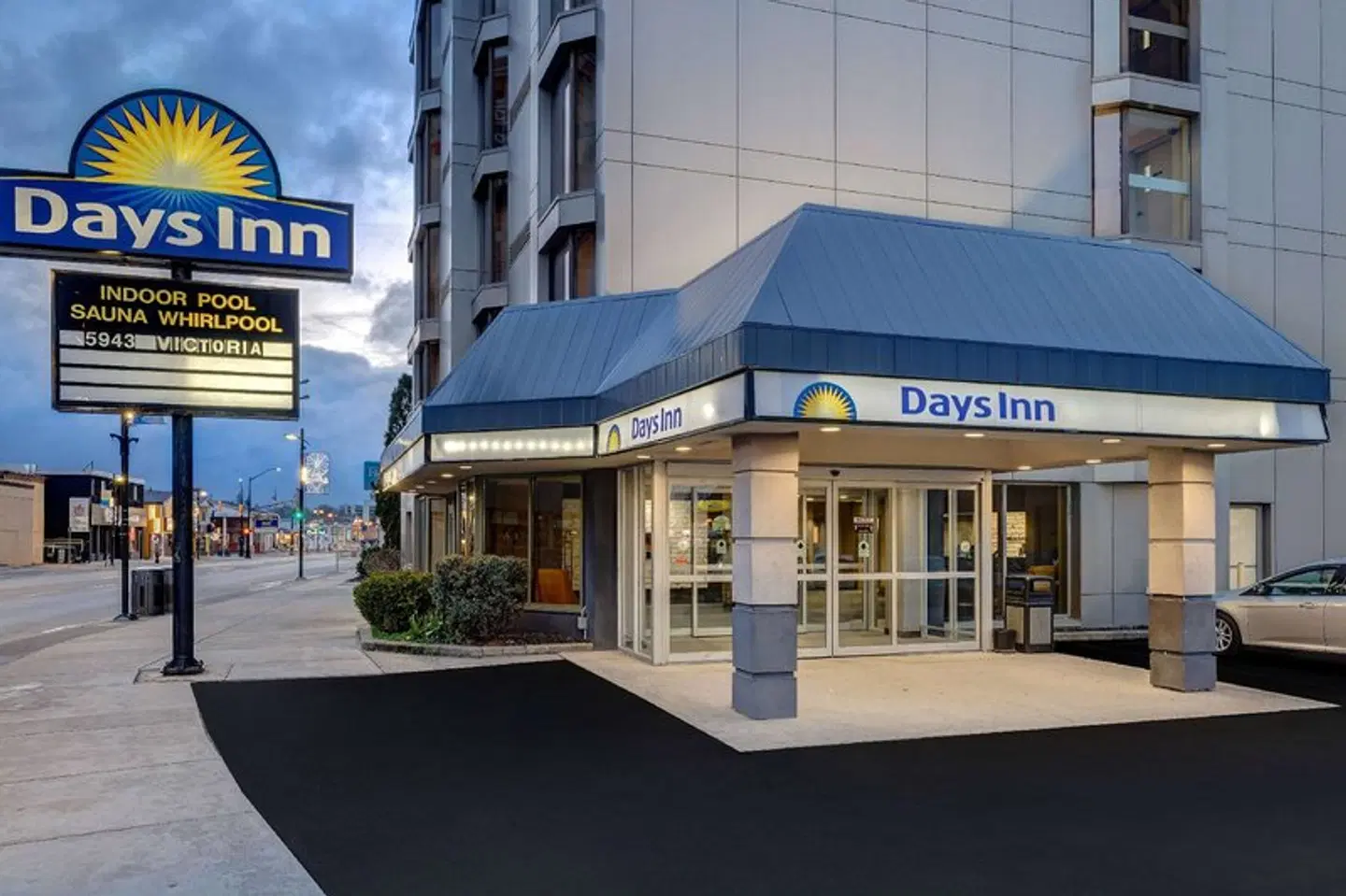 Days Inn by Wyndham Niagara Falls Near The Falls EXTERIOR