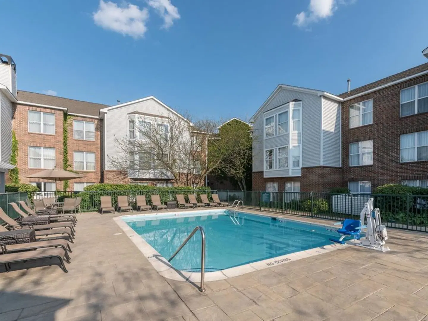Homewood Suites by Hilton Chicago - Schaumburg OUTDOOR_POOL