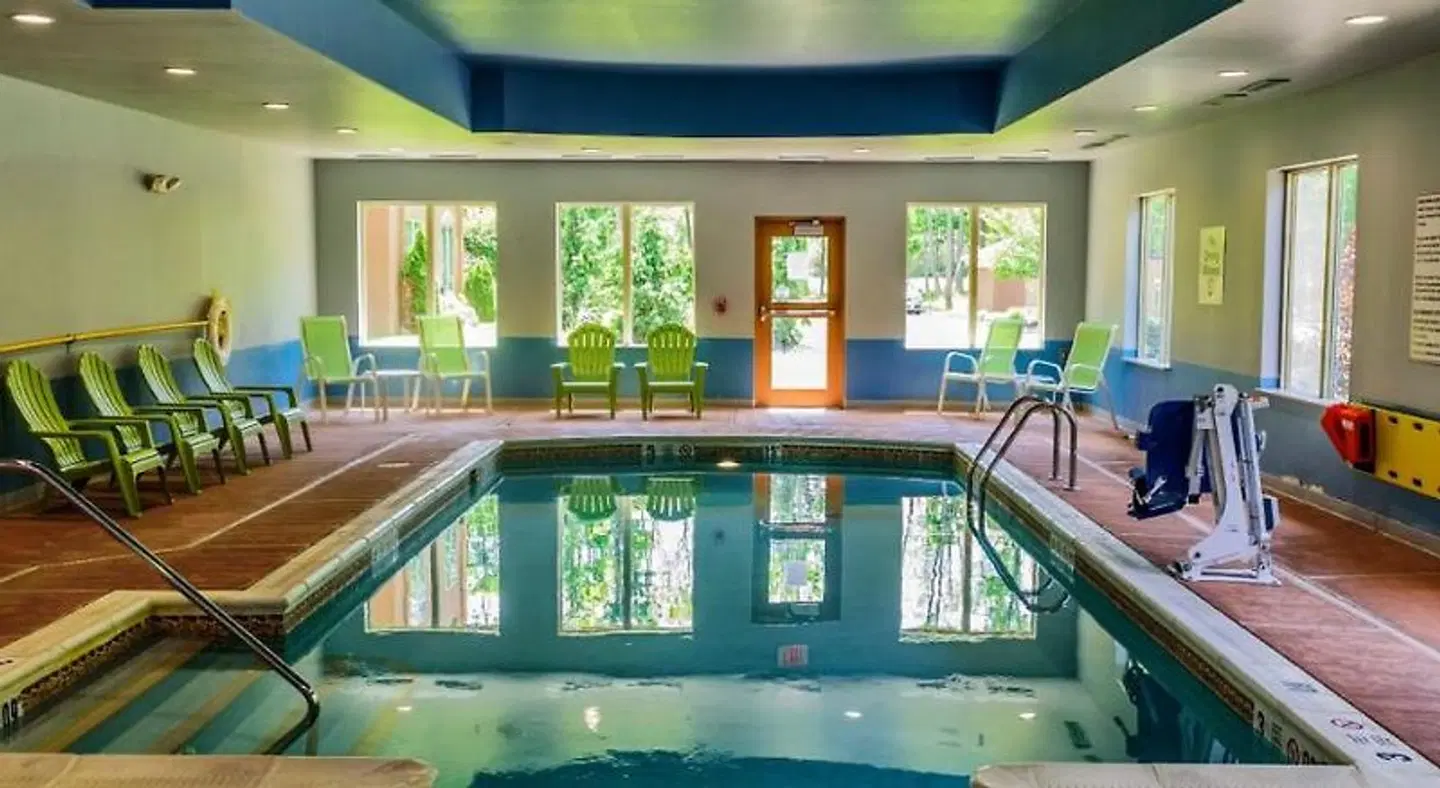 Holiday Inn Express & Suites Hamburg by IHG Hallenbad