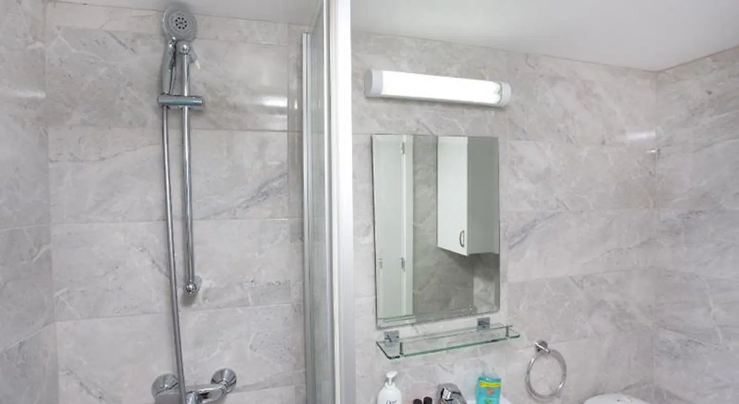 Galatex Beach Apartments Badezimmer