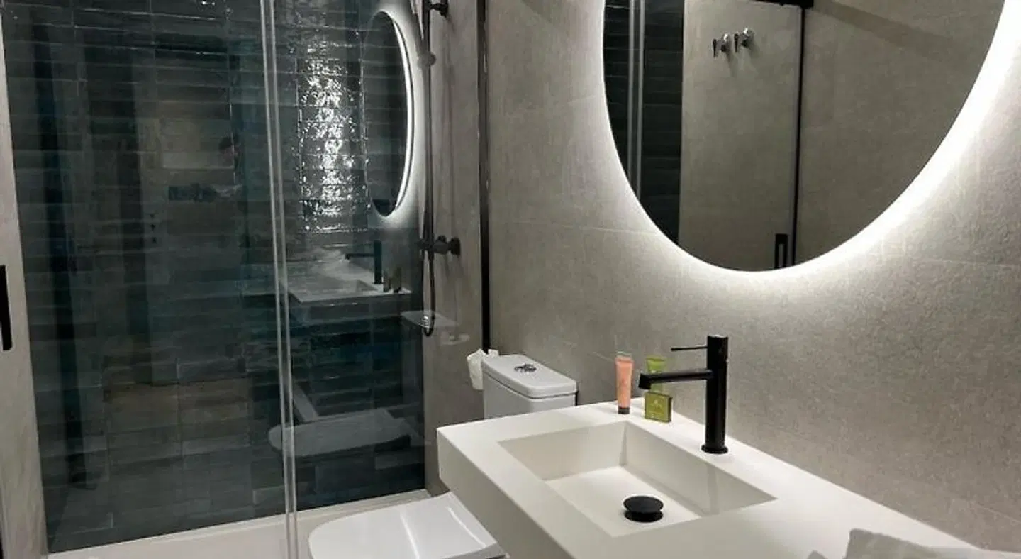 Hotel Noy Badezimmer