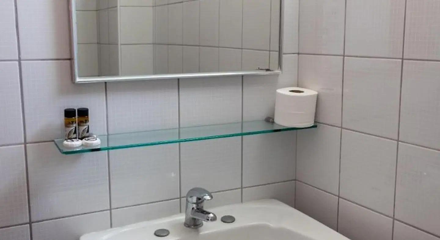 Esperides Apartments Badezimmer