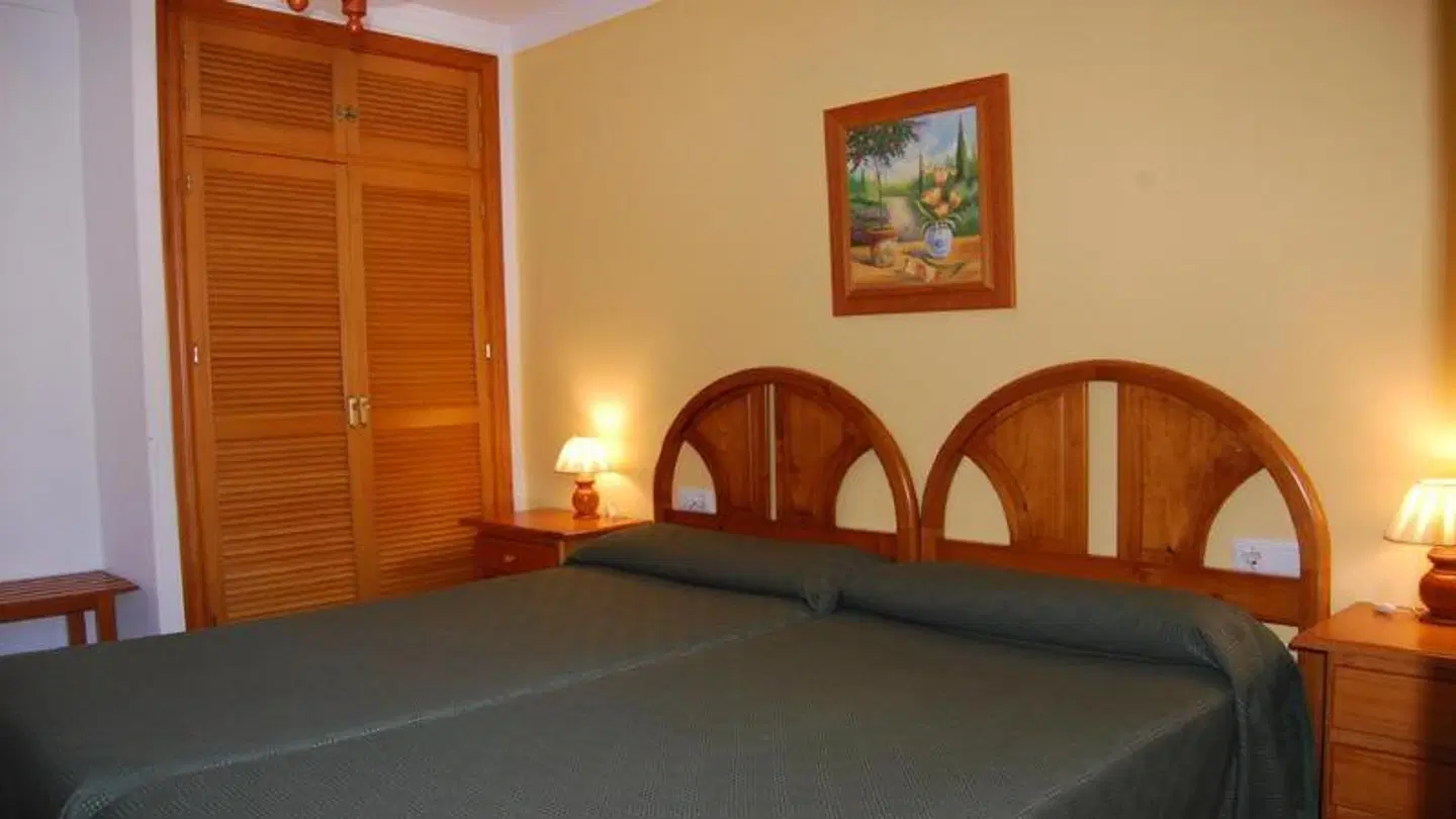 Antonio Conil ROOM_EXAMPLE