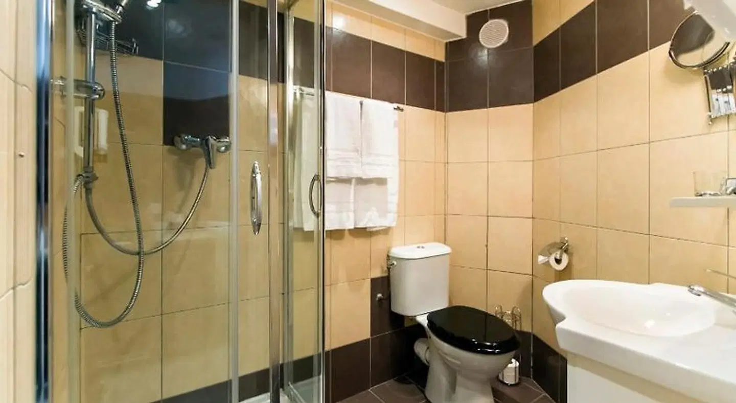Florella Achard Apartment Badezimmer