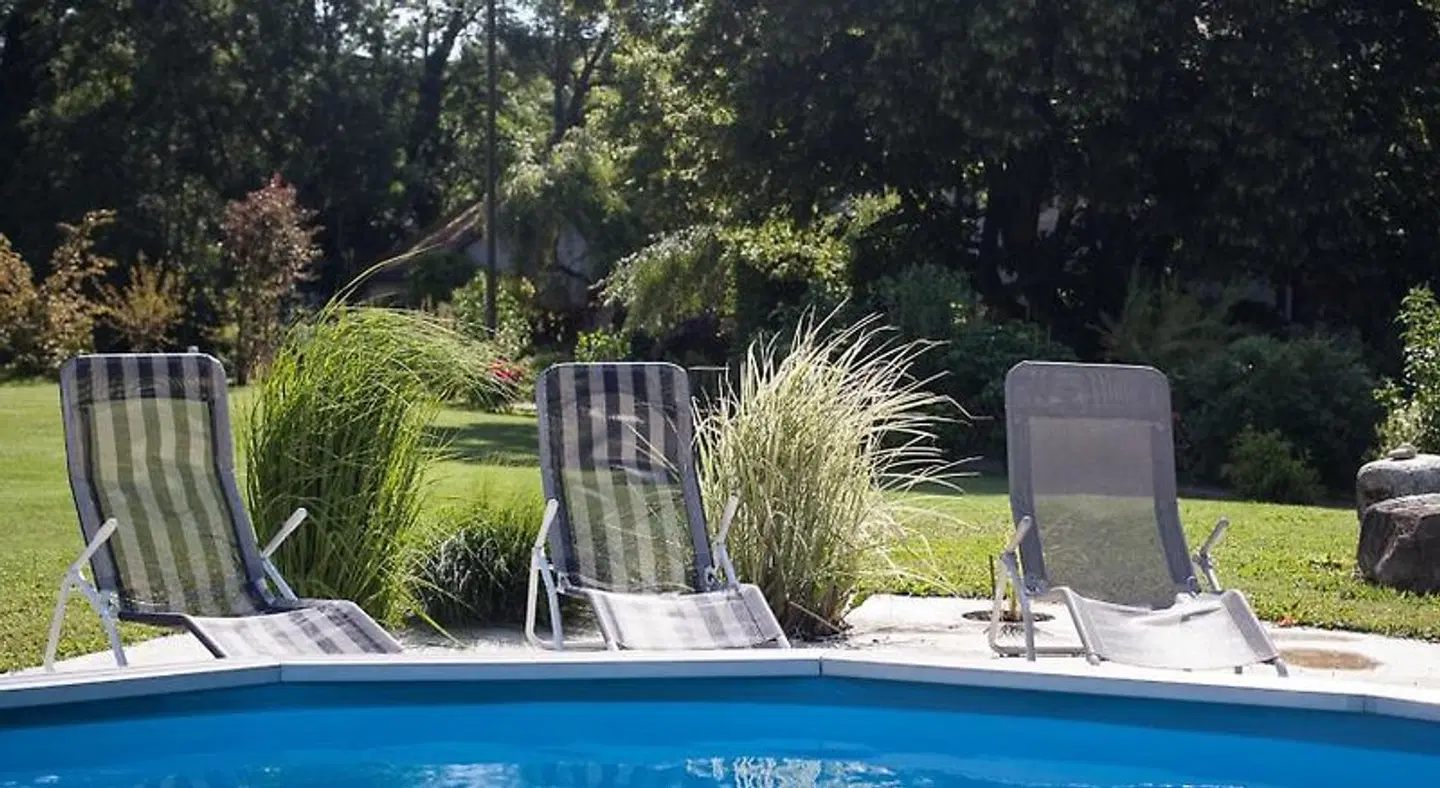 La Commanderie OUTDOOR_POOL