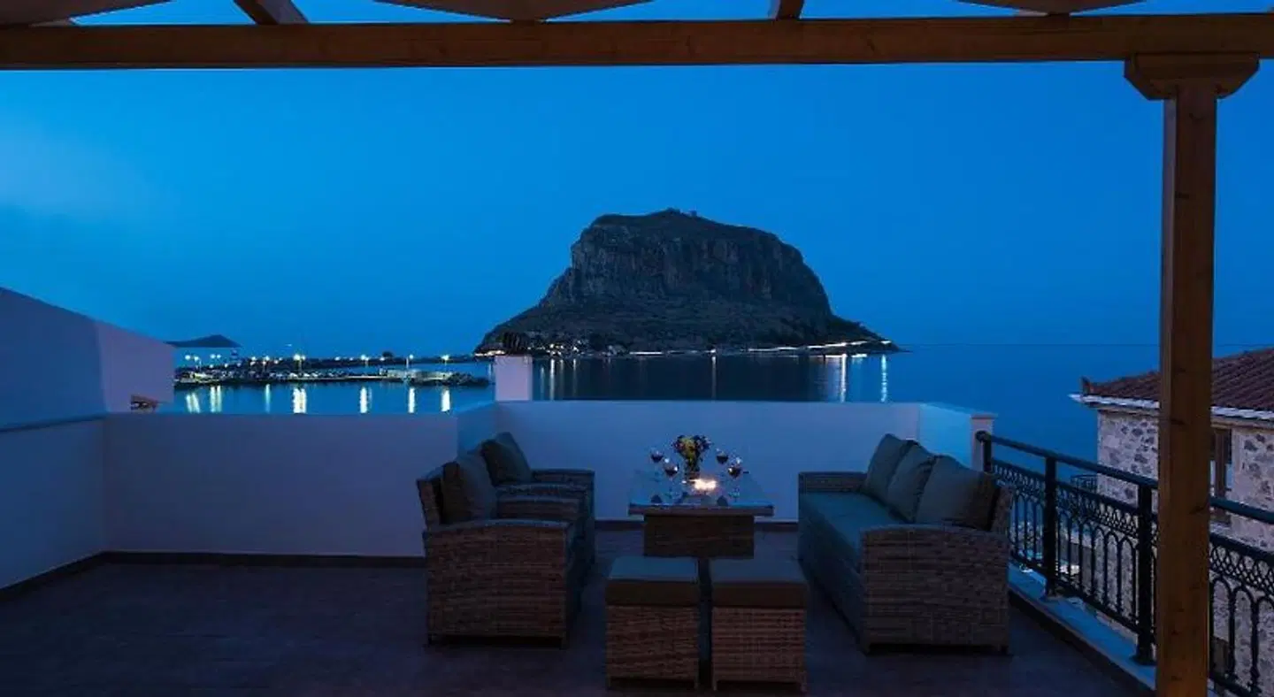 Cyrenia Guesthouse Terrasse