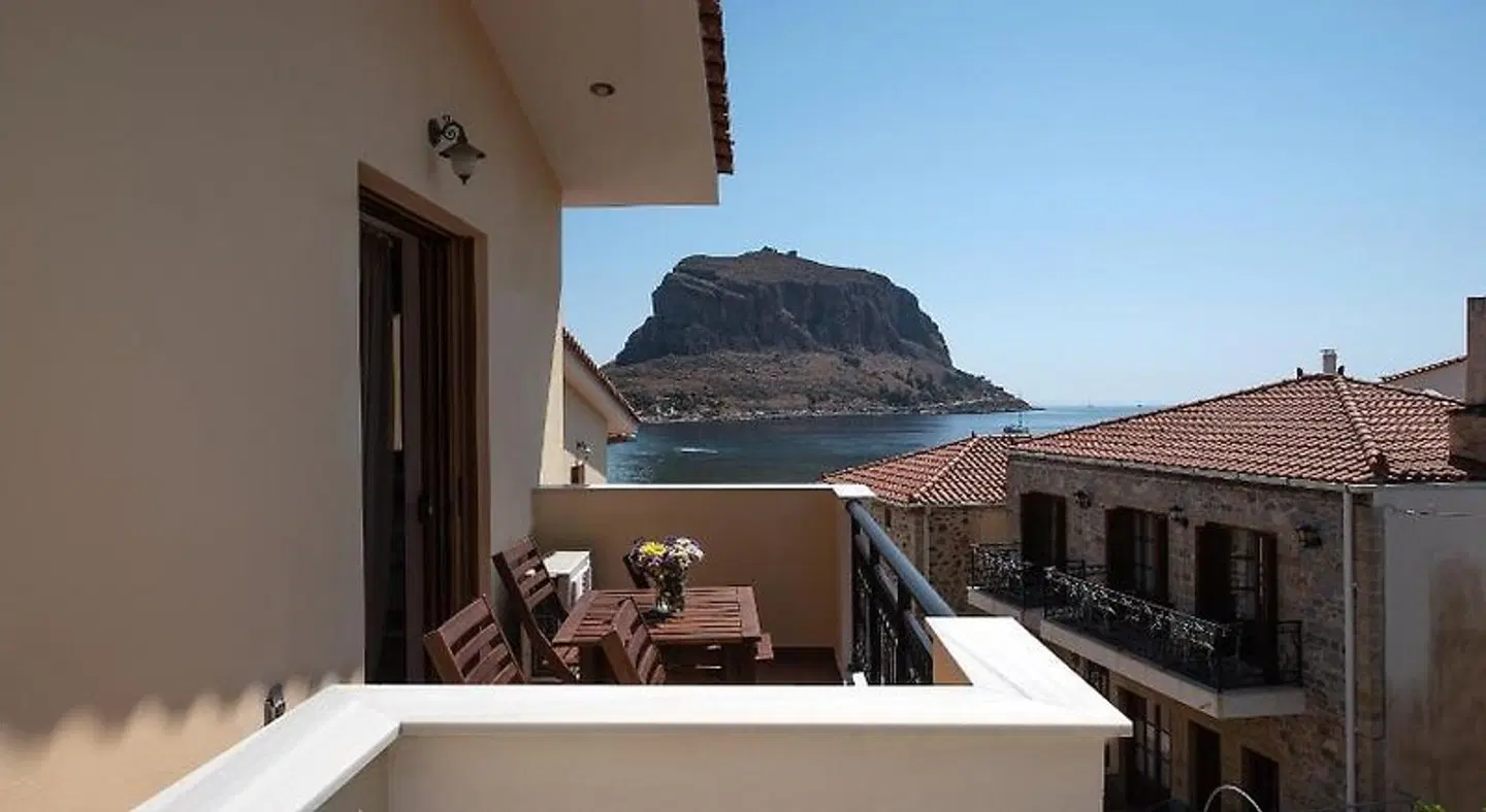 Cyrenia Guesthouse Terrasse