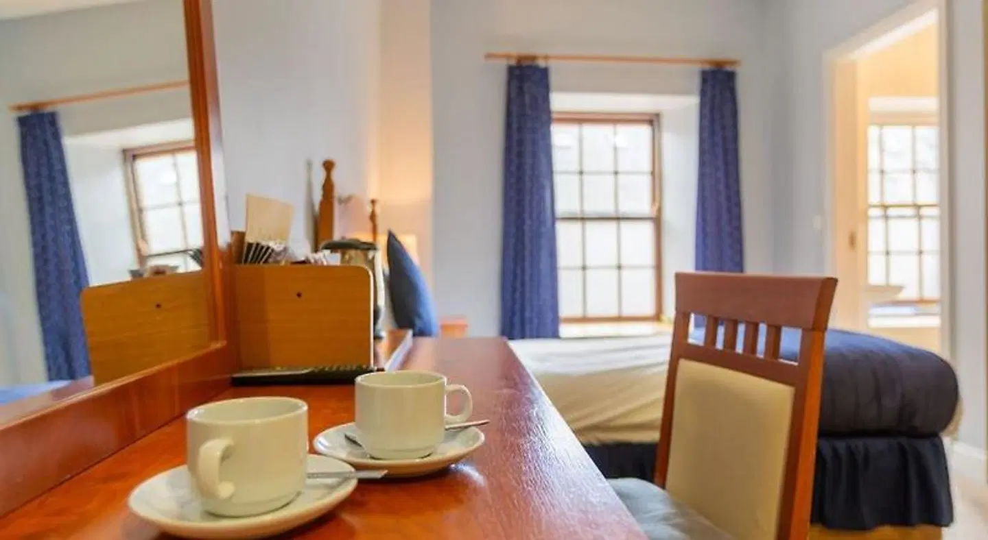 Tudor House Bed & Breakfast ROOM_EXAMPLE