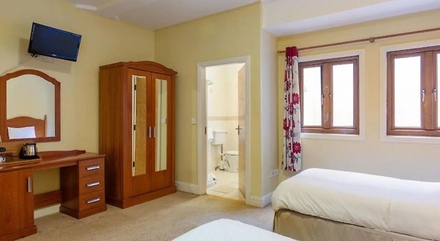Tudor House Bed & Breakfast ROOM_EXAMPLE