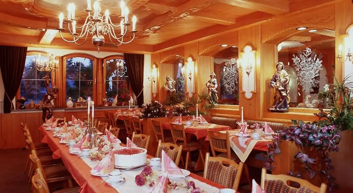 Pension Ferienwohnungen Ludwig Restaurant