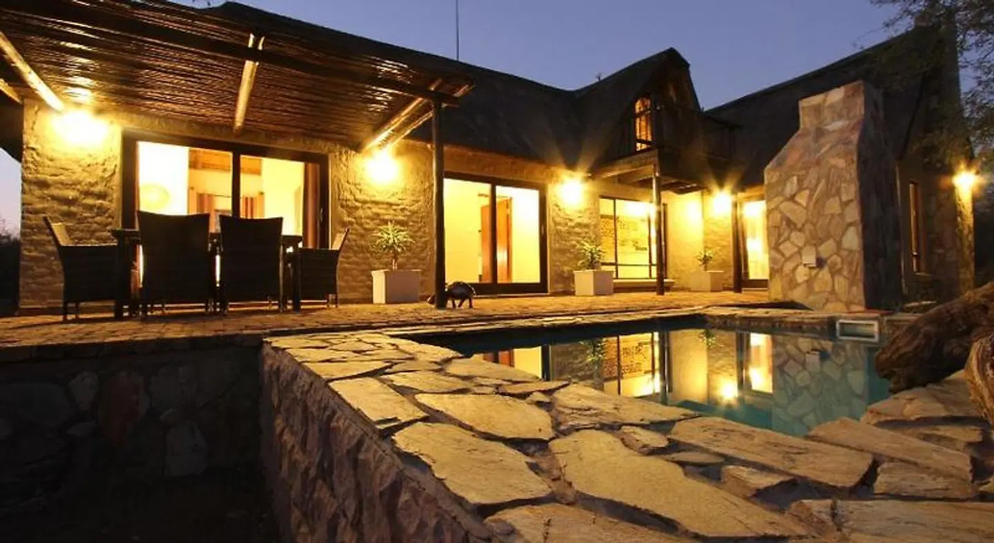 Giraffe Lodge EXTERIOR