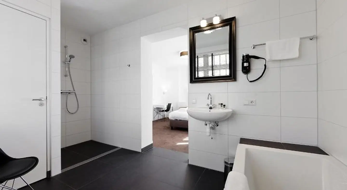 College Hotel Alkmaar Badezimmer