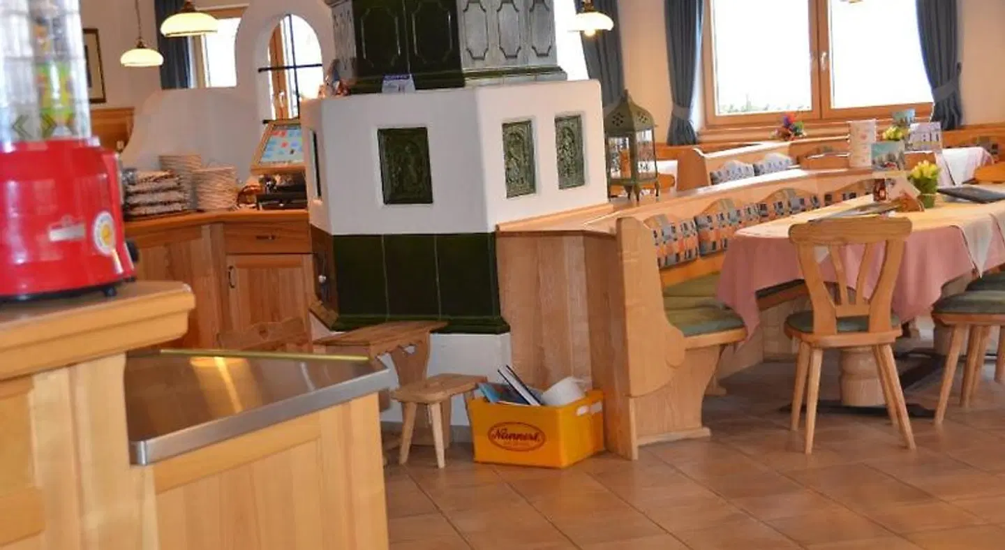 Urzn LOUNGE_LOBBY