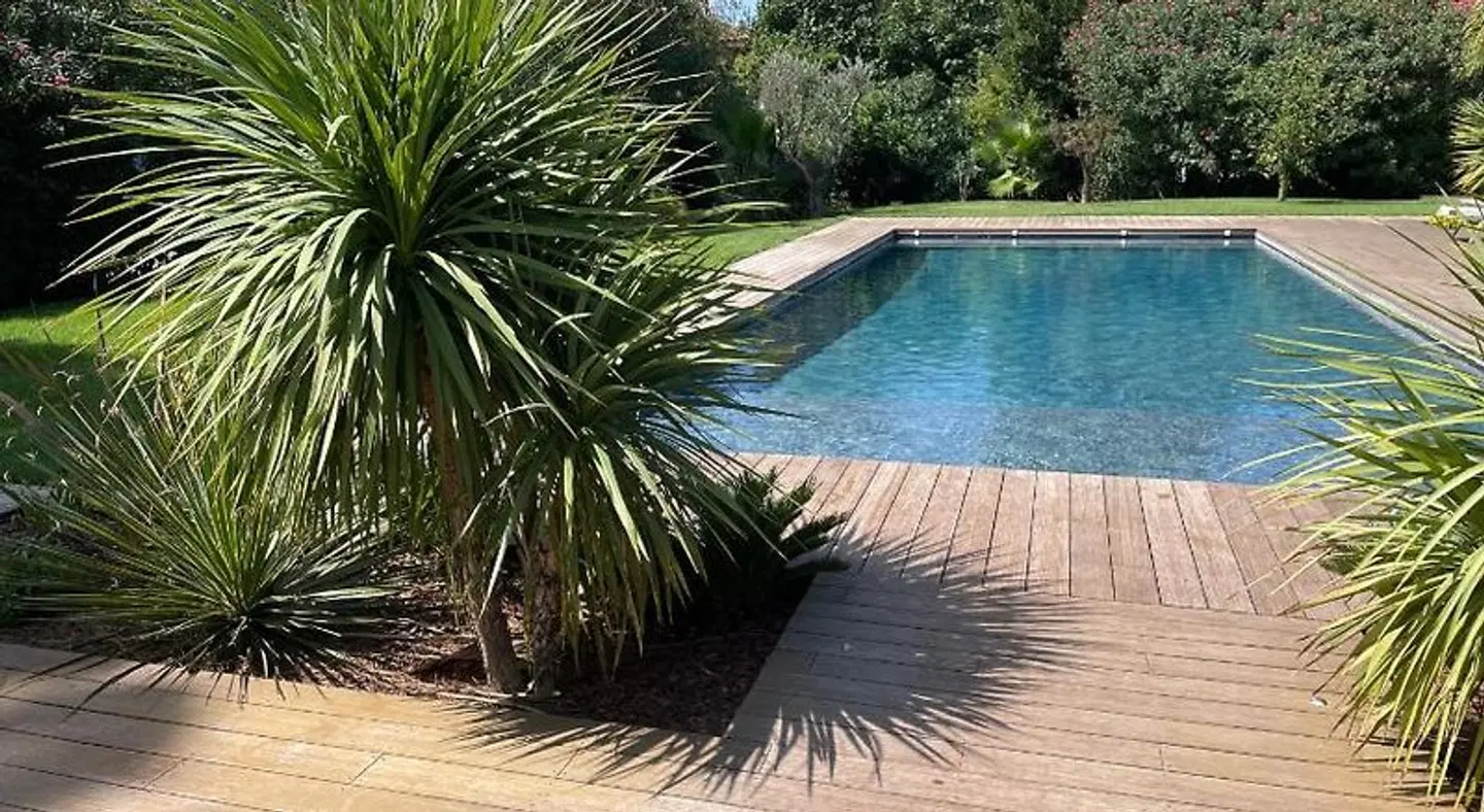 Guesthouse Le Mas de la Dame OUTDOOR_POOL