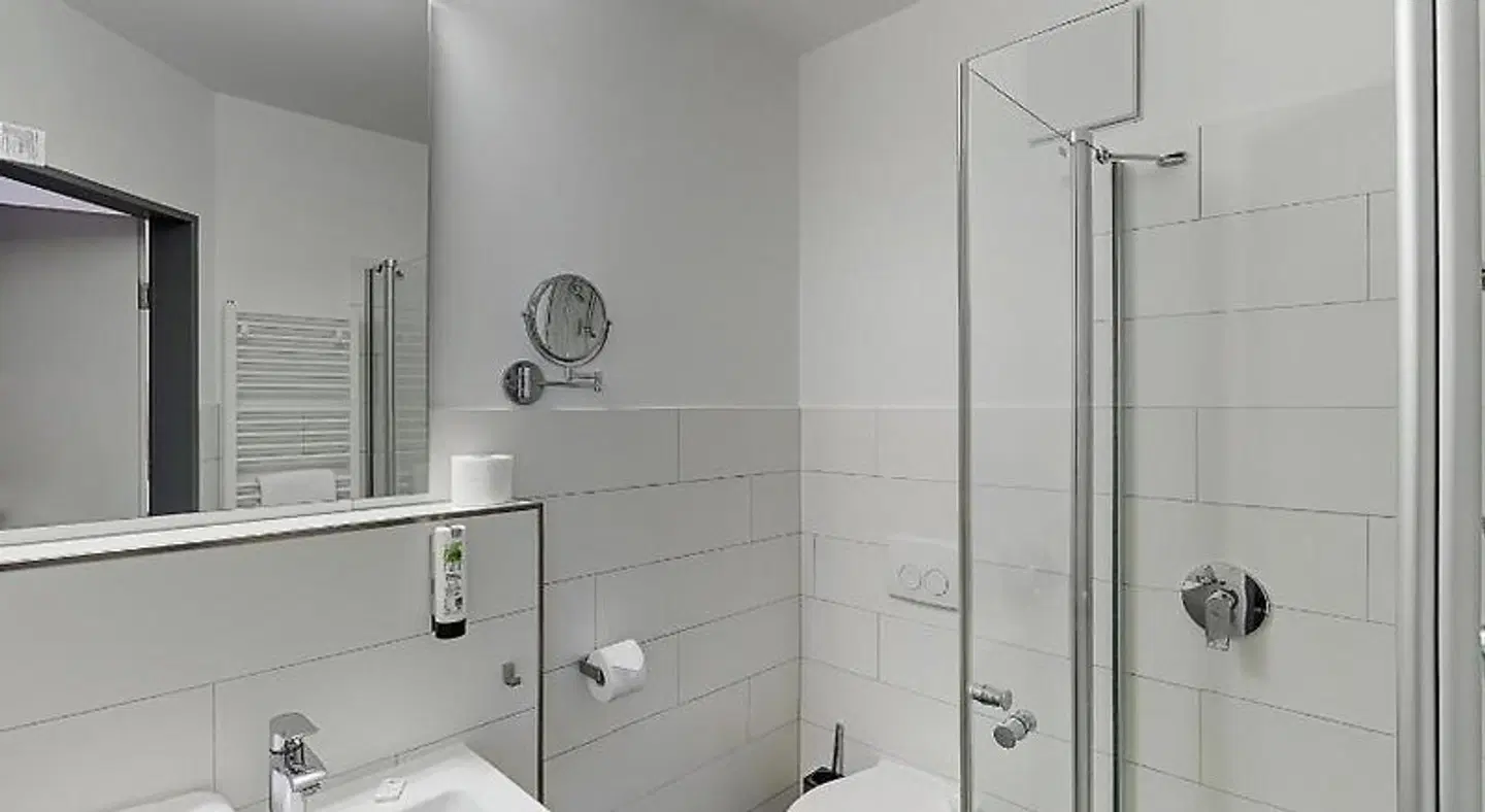 SmartMotel Emden - by Quartier96 GmbH Badezimmer