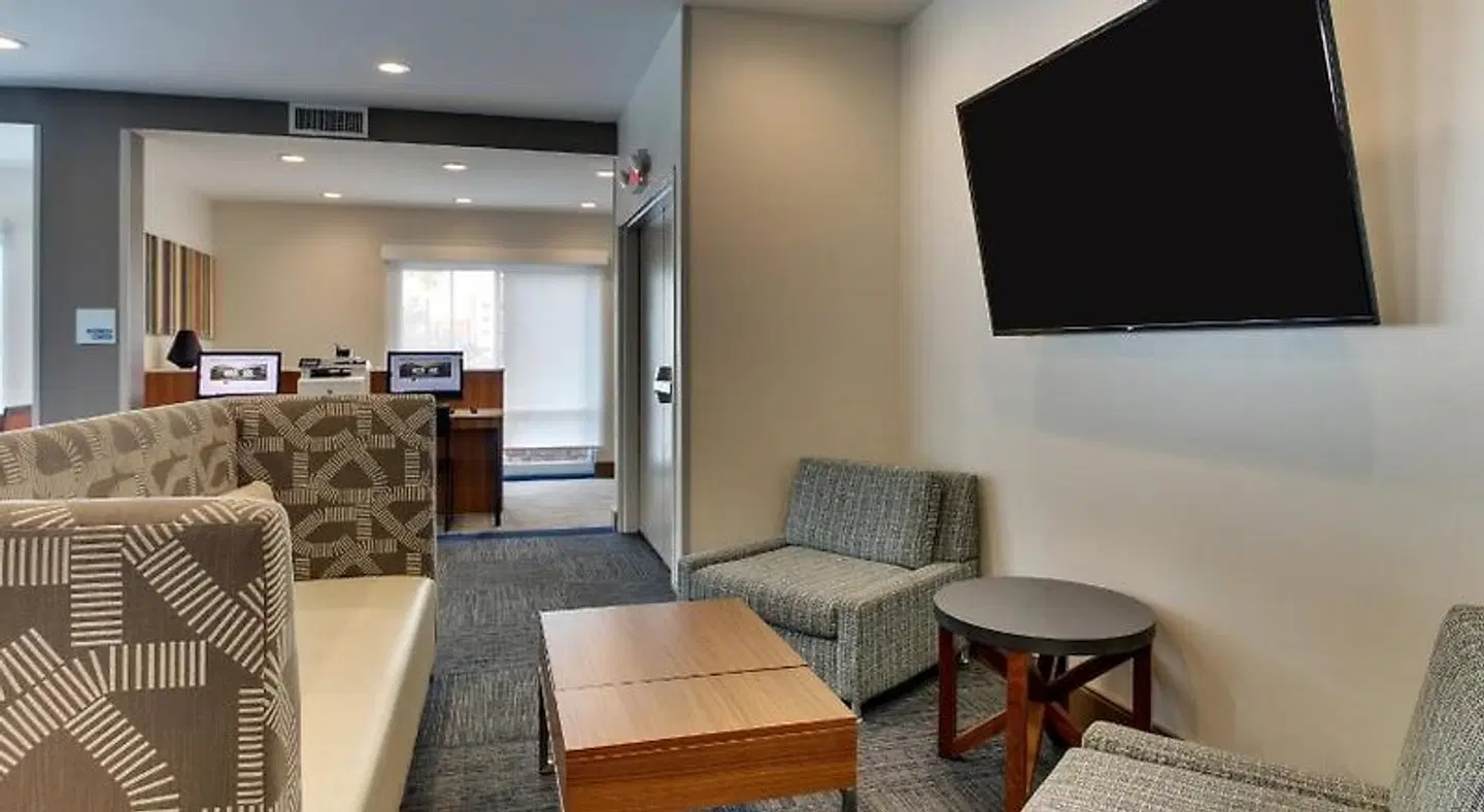 Holiday Inn Express & Suites Ithaca by IHG ROOM_EXAMPLE