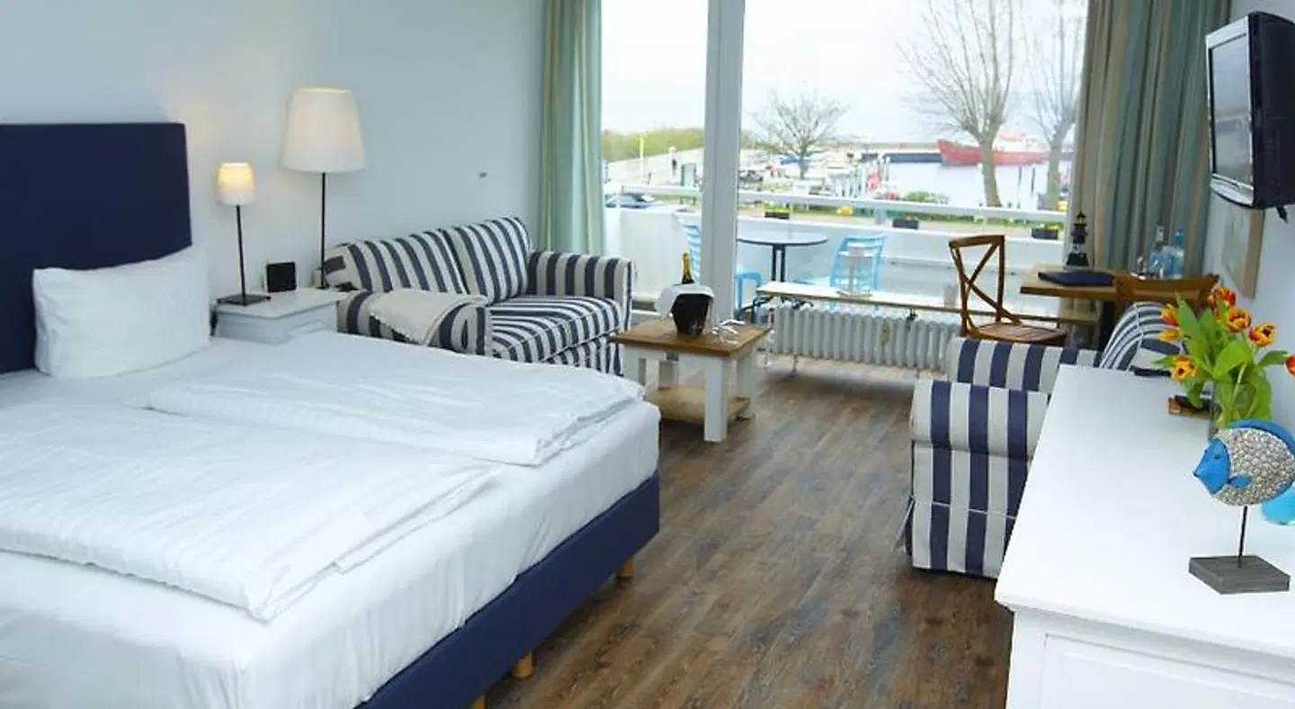 ACQUA Strande Yachthotel & Restaurant ROOM_EXAMPLE