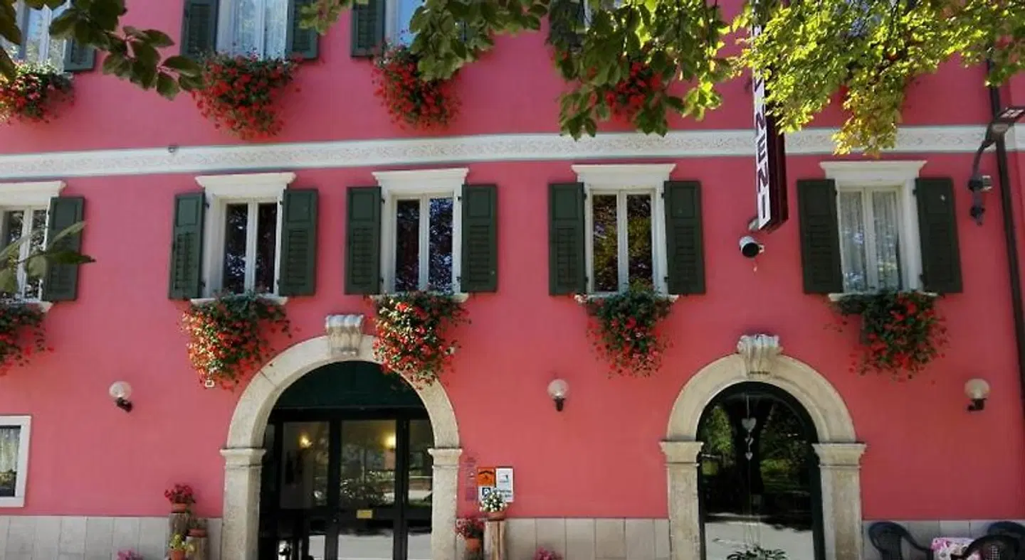 Albergo Neni EXTERIOR