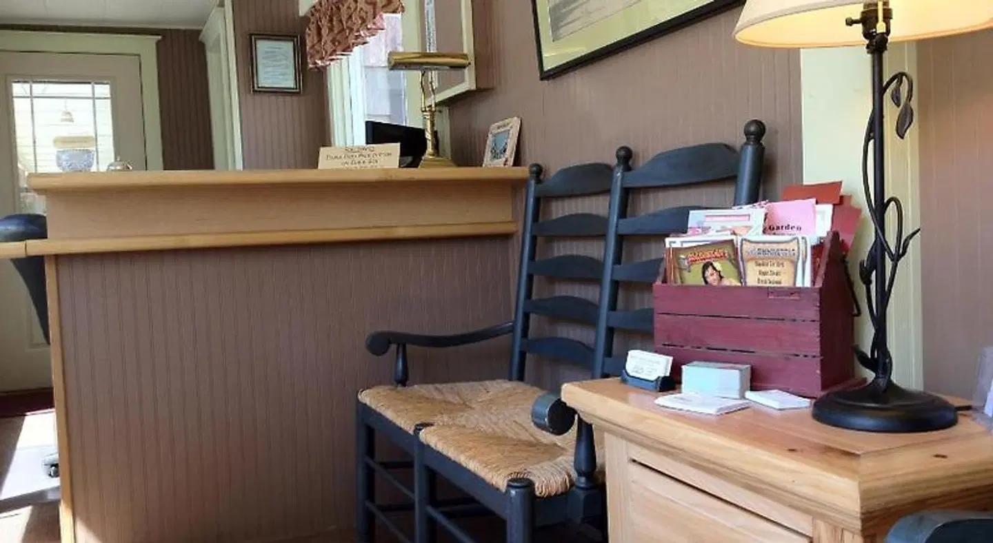 Rugged Country Lodge ROOM_EXAMPLE