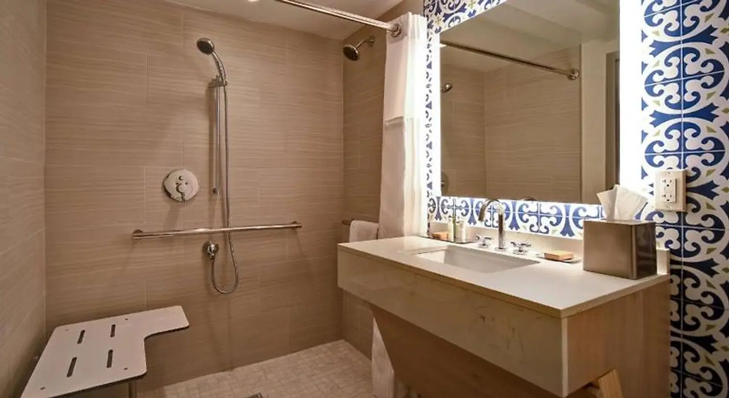 DoubleTree by Hilton Virginia Beach Oceanfront South Badezimmer