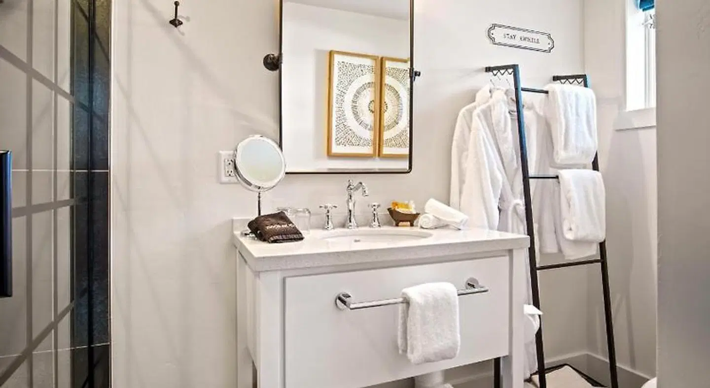 Bespoke Inn Flagstaff Badezimmer