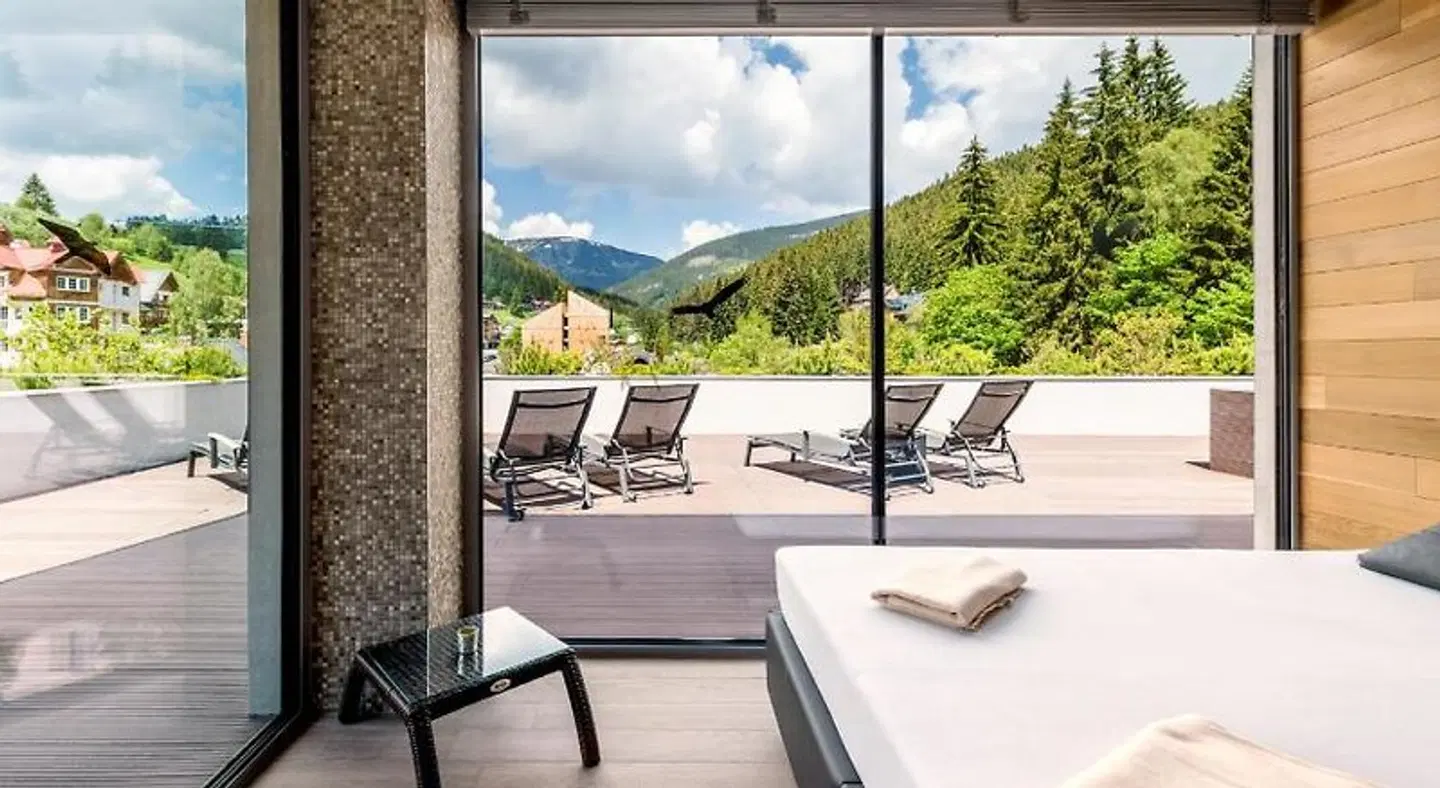 HOTEL PECR WELL Terrasse