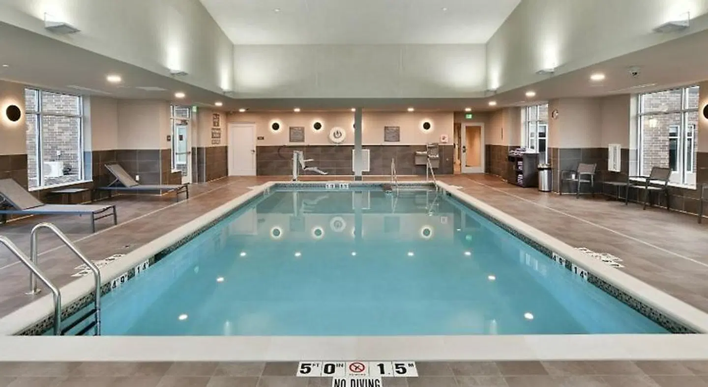 Residence Inn by Marriott Eau Claire Hallenbad