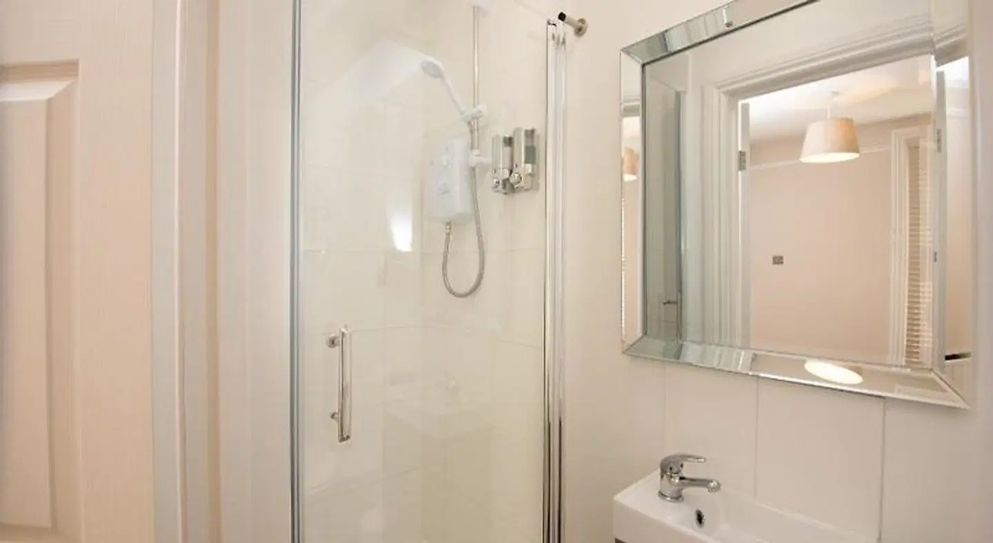 Redhouse Badezimmer