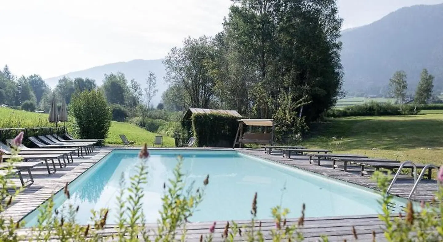 Hotel Hurtmuehle Kronblick OUTDOOR_POOL