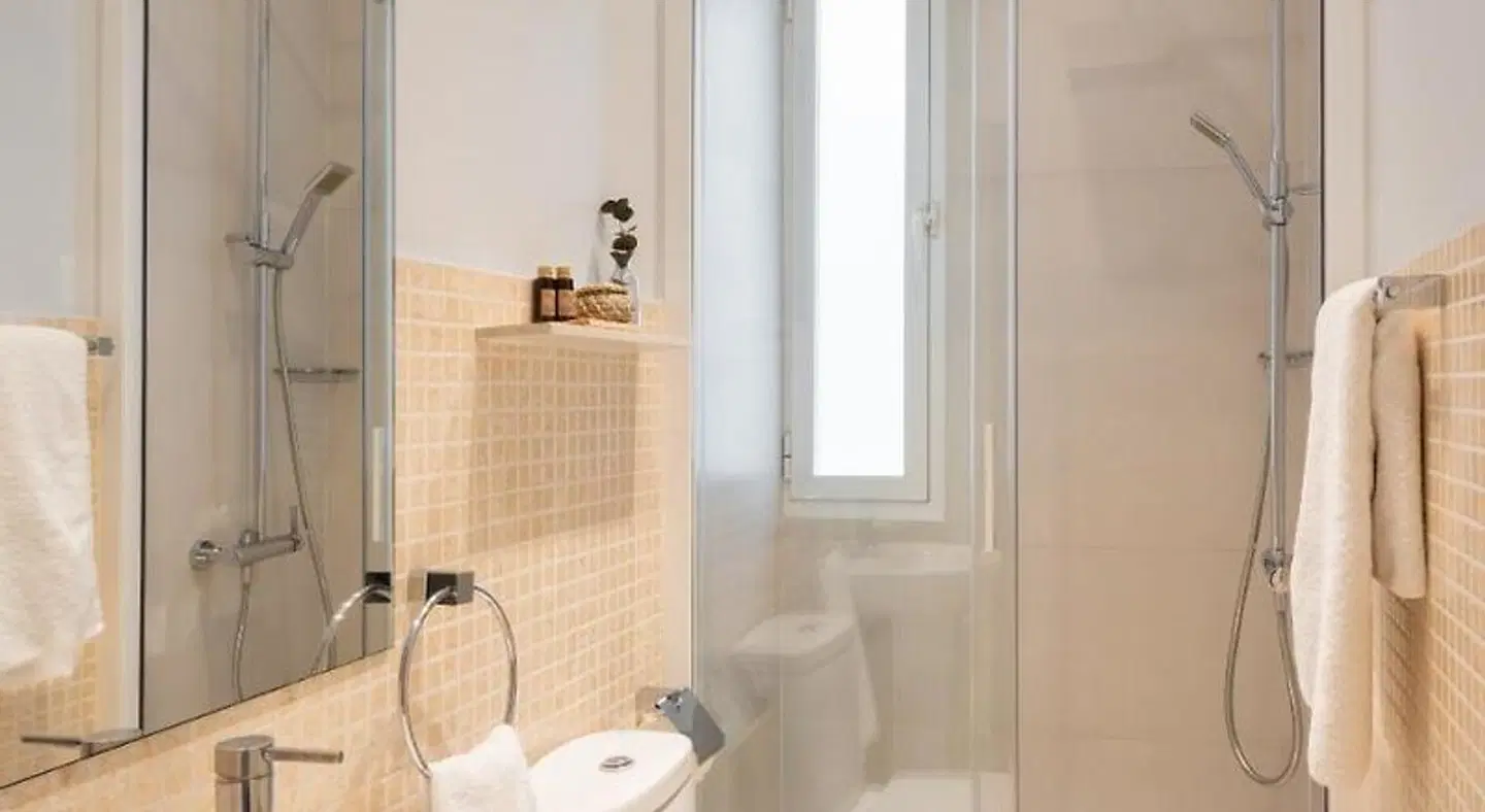 Spain Select Carretas Apartments Badezimmer