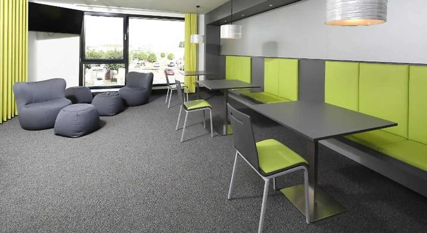 Economy LOUNGE_LOBBY