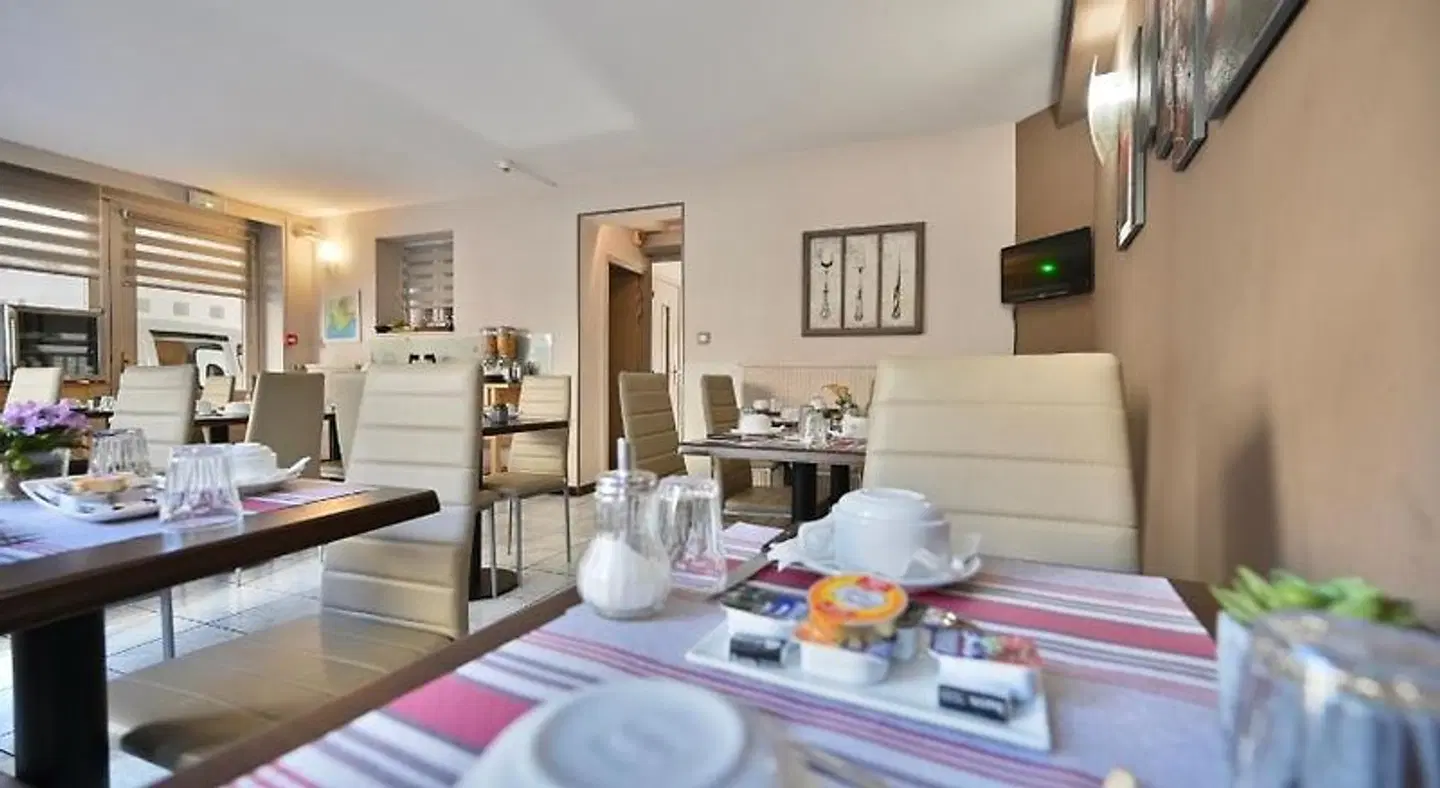 Hôtel La Rotonde ROOM_EXAMPLE
