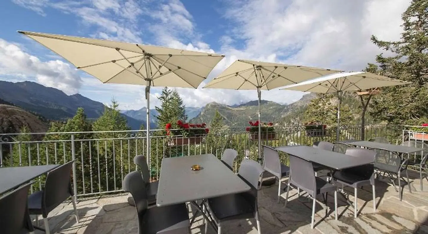 Rifugio Zoia Terrasse