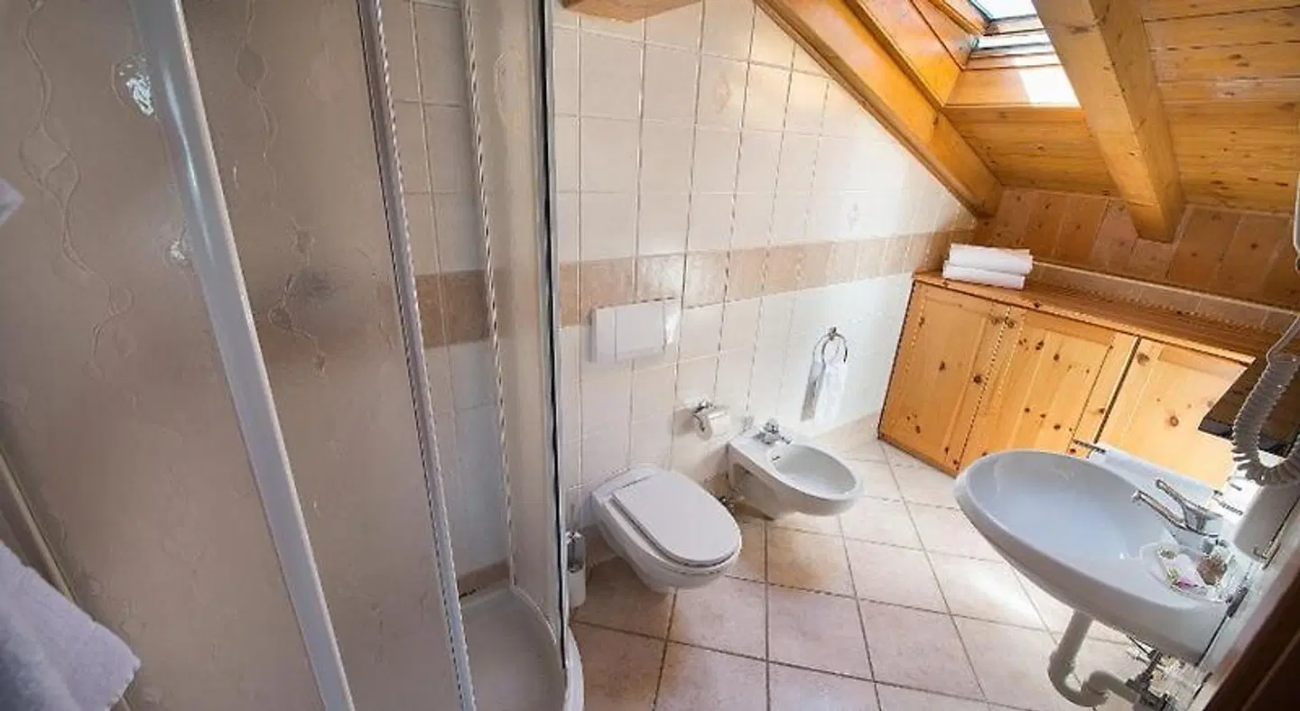 Hotel Gallo Cedrone Badezimmer