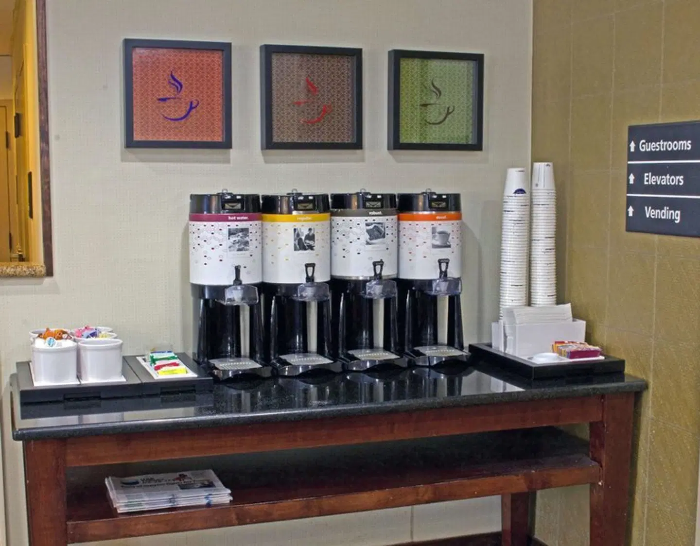 Hampton Inn Norfolk/Chesapeake (Greenbrier Area) Bar