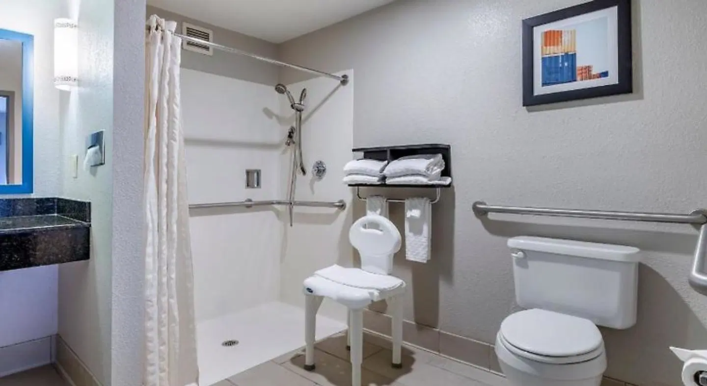 Best Western Plus Castlerock Inn & Suites Badezimmer