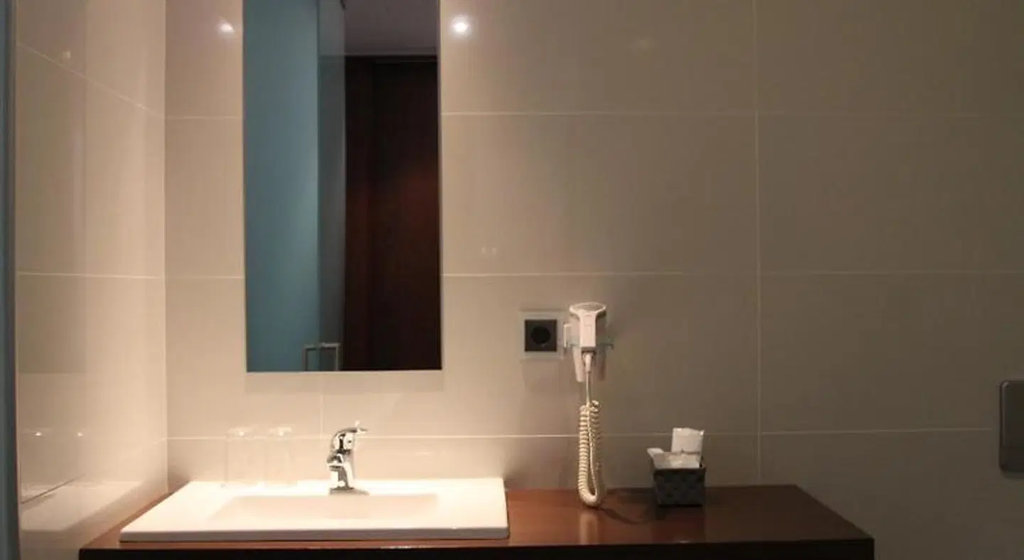 Lazza Hotel Badezimmer