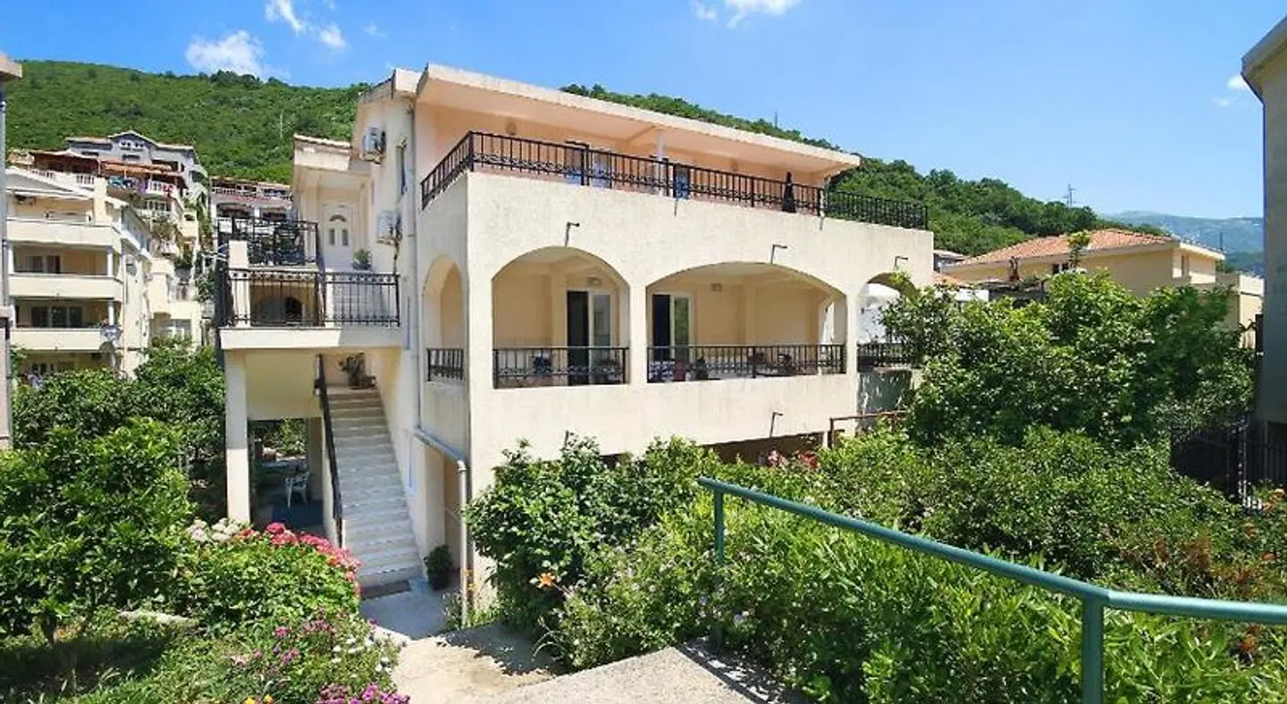 Apartments Rai'evi' EXTERIOR