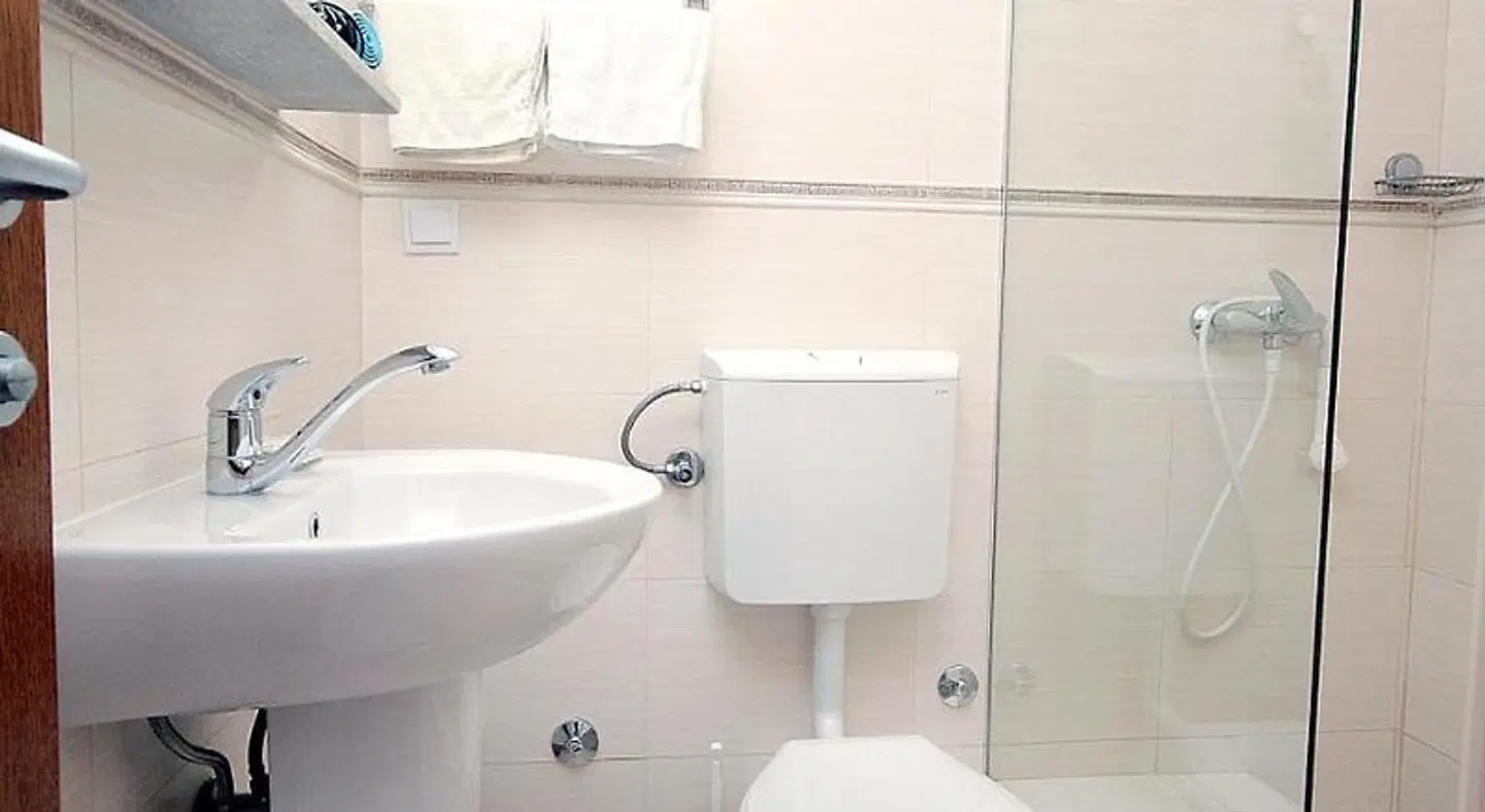 Apartmani More Badezimmer