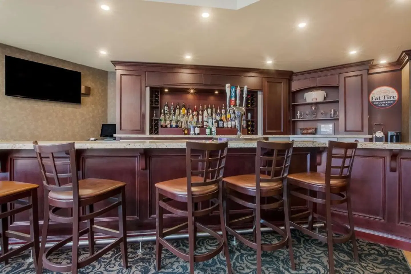 Best Western Plus Brant Park Inn & Conference Centre Bar