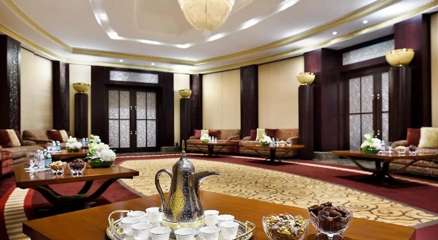 Beach Rotana - All Suites Restaurant