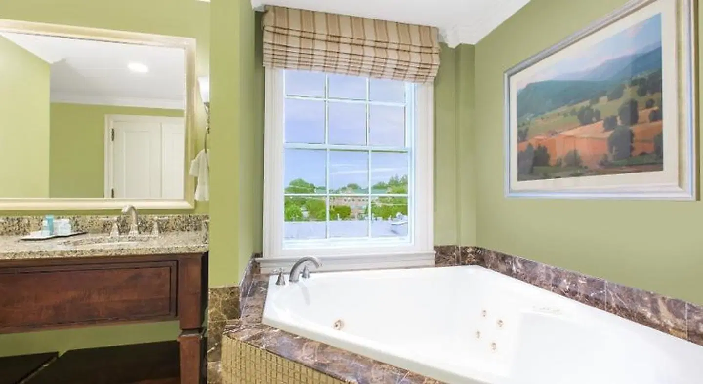 The George Washington Grand Hotel Badezimmer