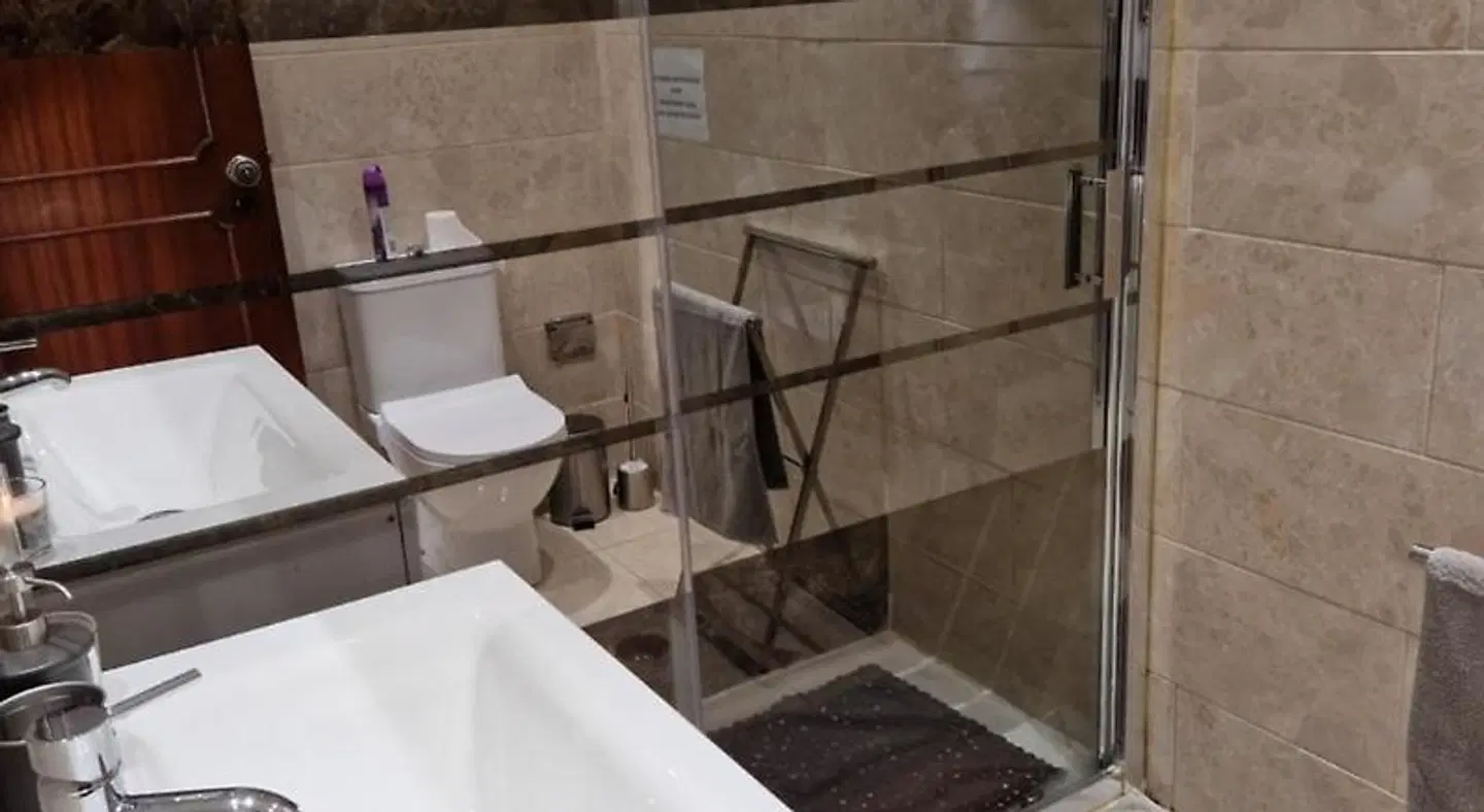 Zuni Guest House Badezimmer