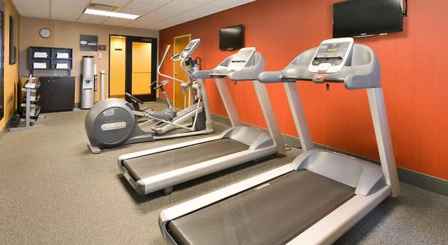 Hampton Inn Utica SPORTS_AND_LEISURE