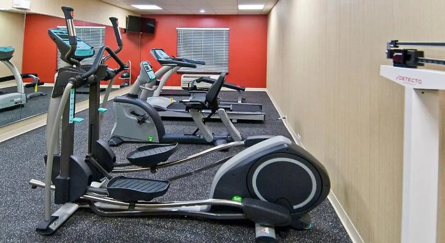 Holiday Inn Express & Suites San Antonio SE by AT&T Center by IHG SPORTS_AND_LEISURE
