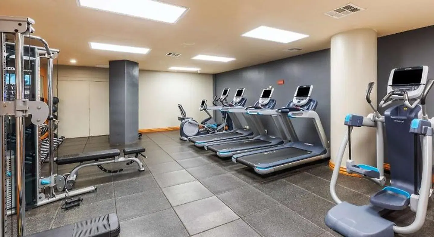 DoubleTree by Hilton Tulsa at Warren Place SPORTS_AND_LEISURE